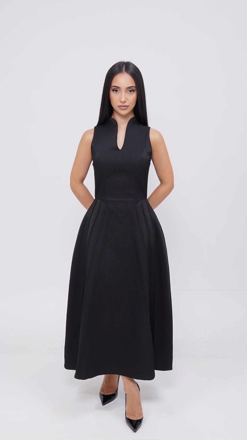 ZAHRA Black